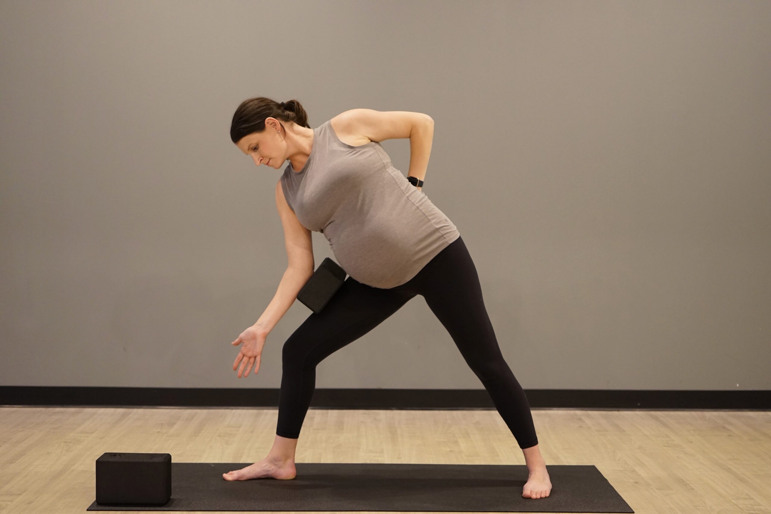 Prenatal Yoga: Are Inversions Safe During Pregnancy? - Oona